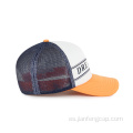 Gorra trucker de espuma con logo bordado y estampado